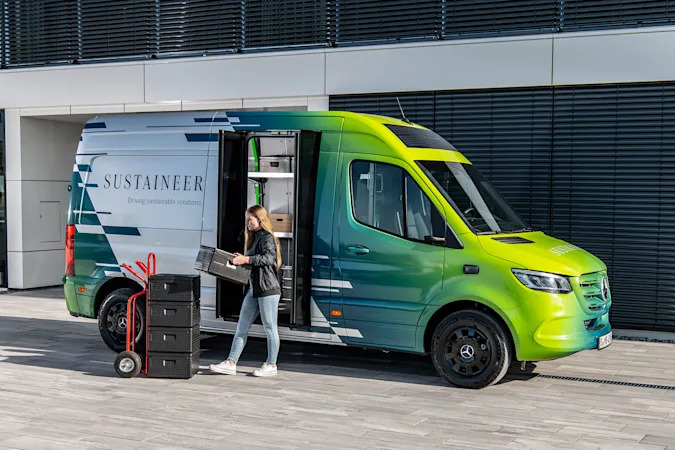 Mercedes' electric delivery van concept cleans the surrounding air