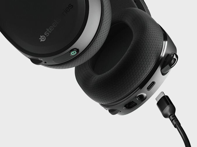 SteelSeries Arctis 7+ and 7P+ gaming headsets boost battery, add USB-C